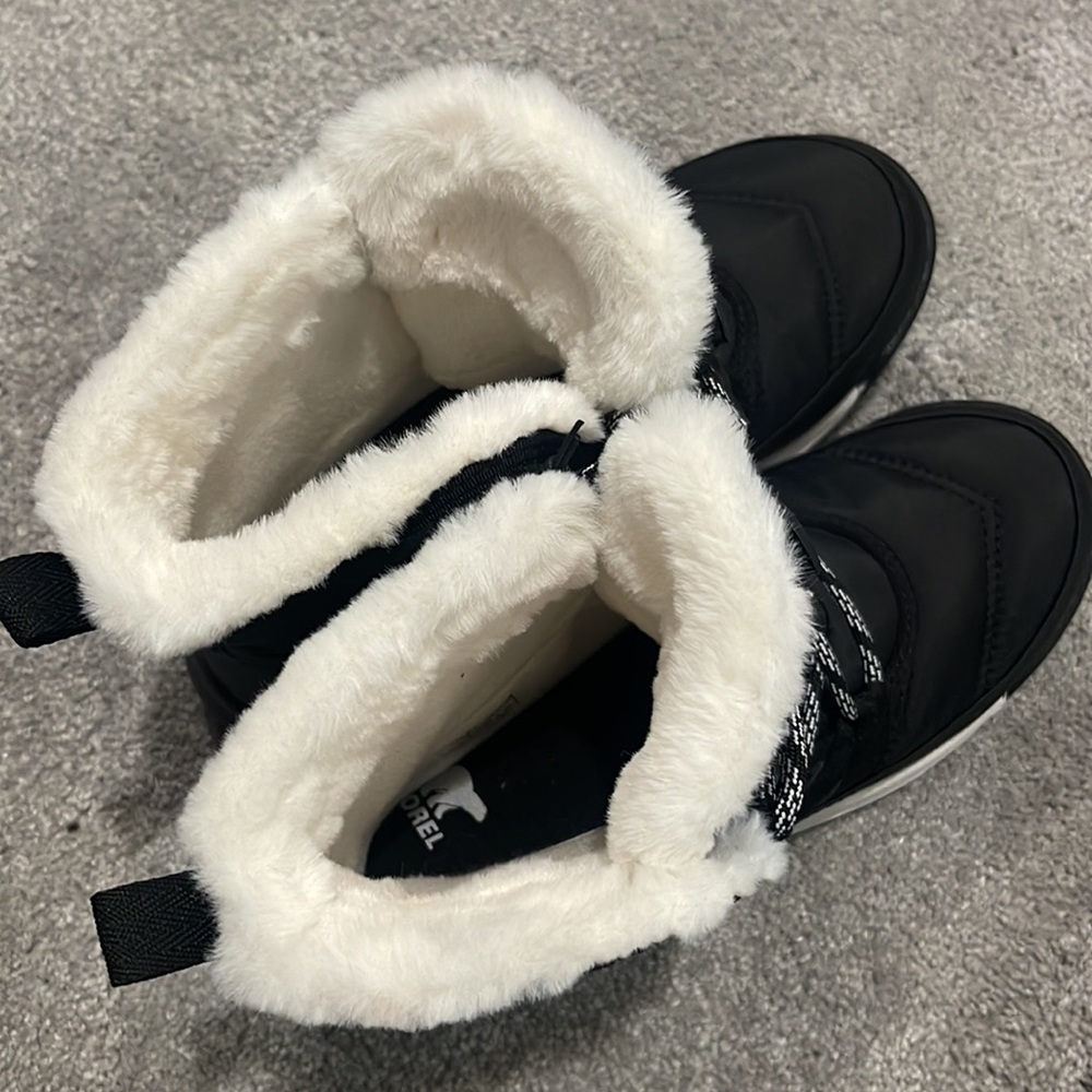 **NWT winter boots - Picture 4 of 6